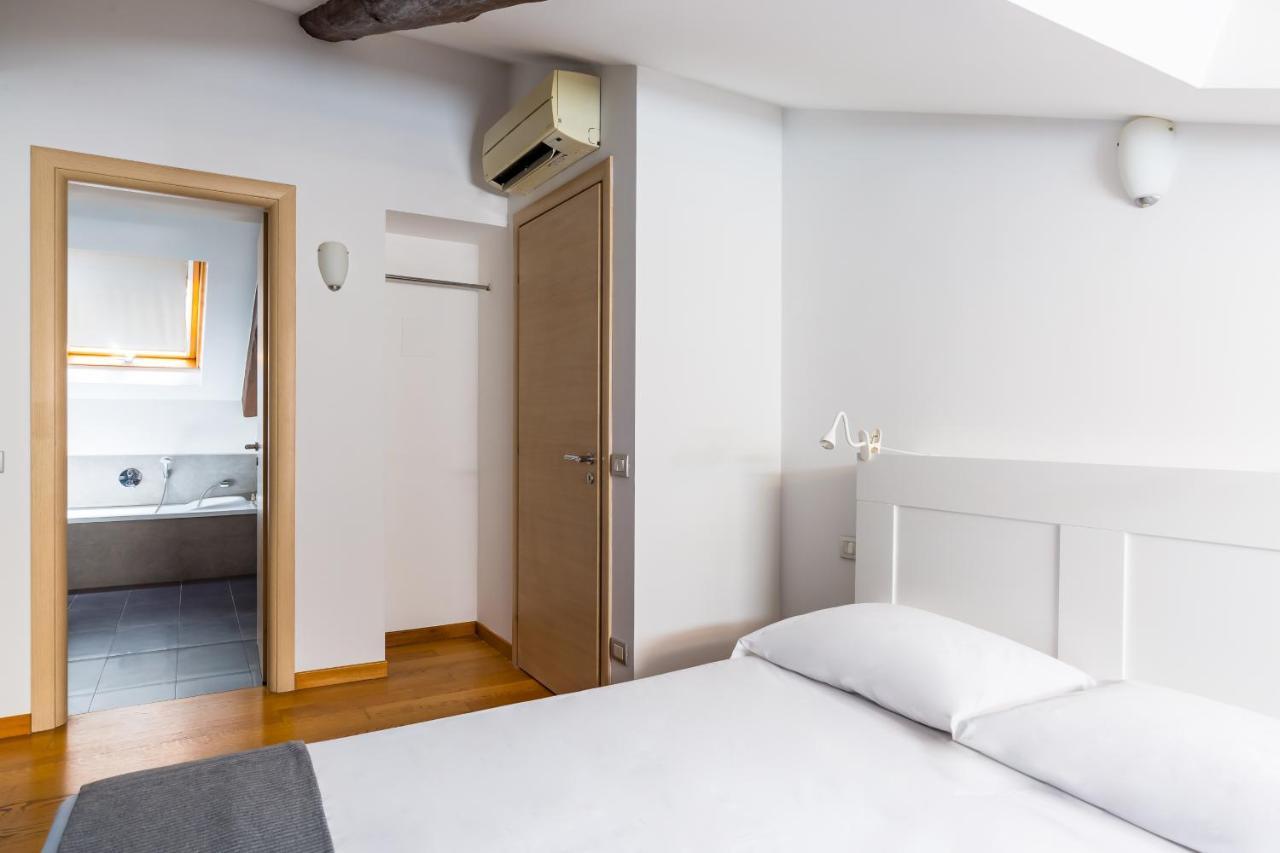 Attico Al Duomo By Napoliapartments מראה חיצוני תמונה